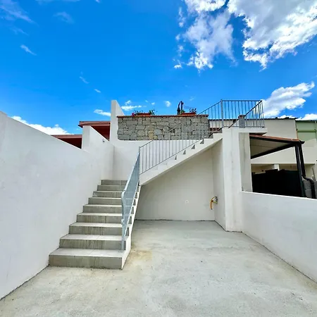 Sunny Terrace Appartement *